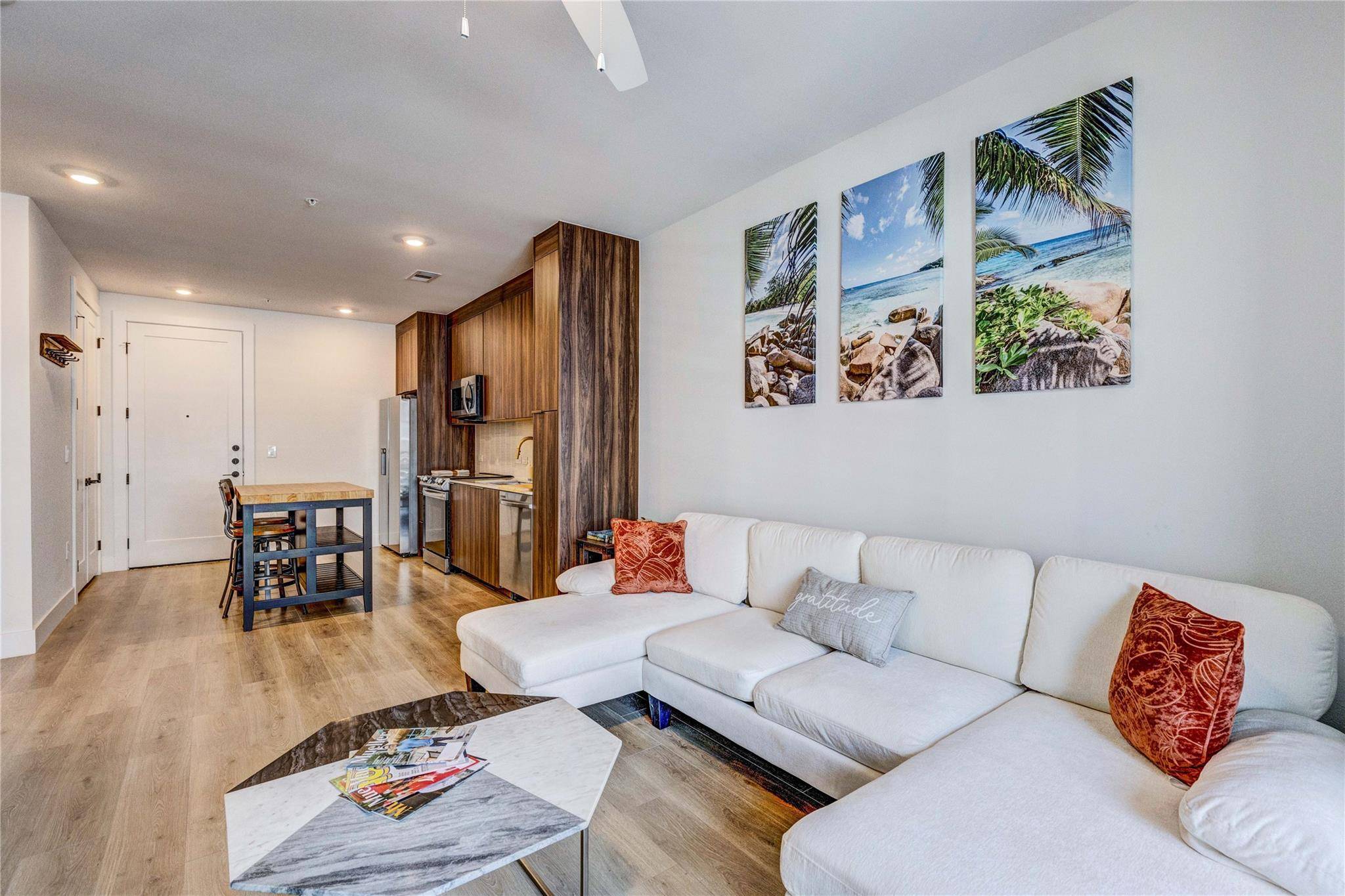 1701 Simond Ave #301, Austin, TX 78723