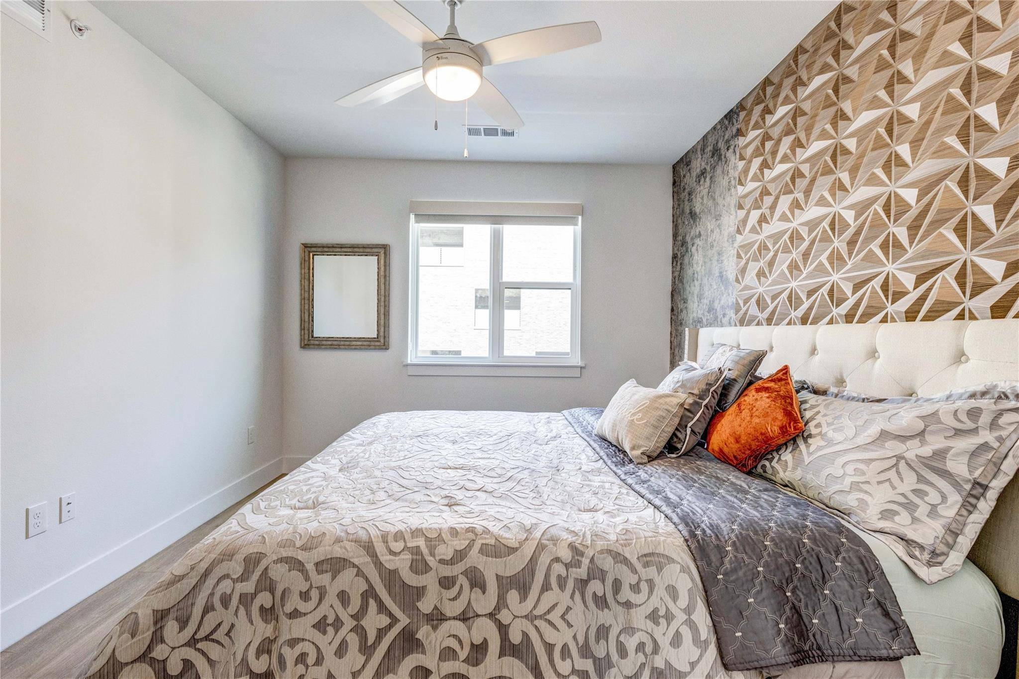 1701 Simond Ave #301, Austin, TX 78723