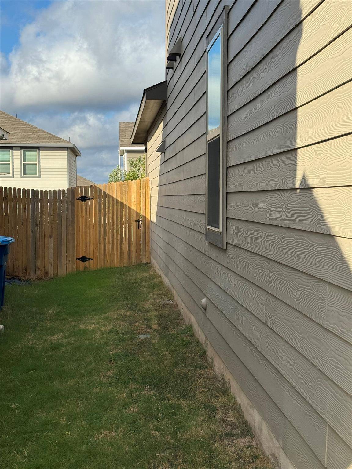 333 Capstone RD, Liberty Hill, TX 78642