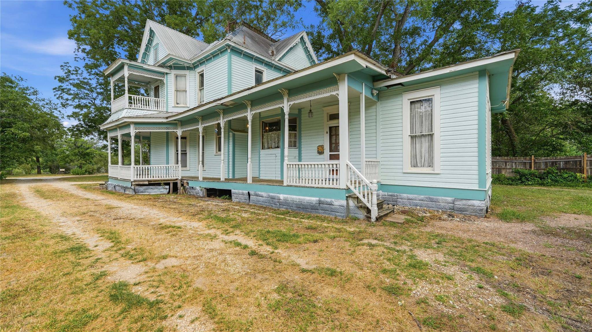 503 Main ST, Martindale, TX 78655