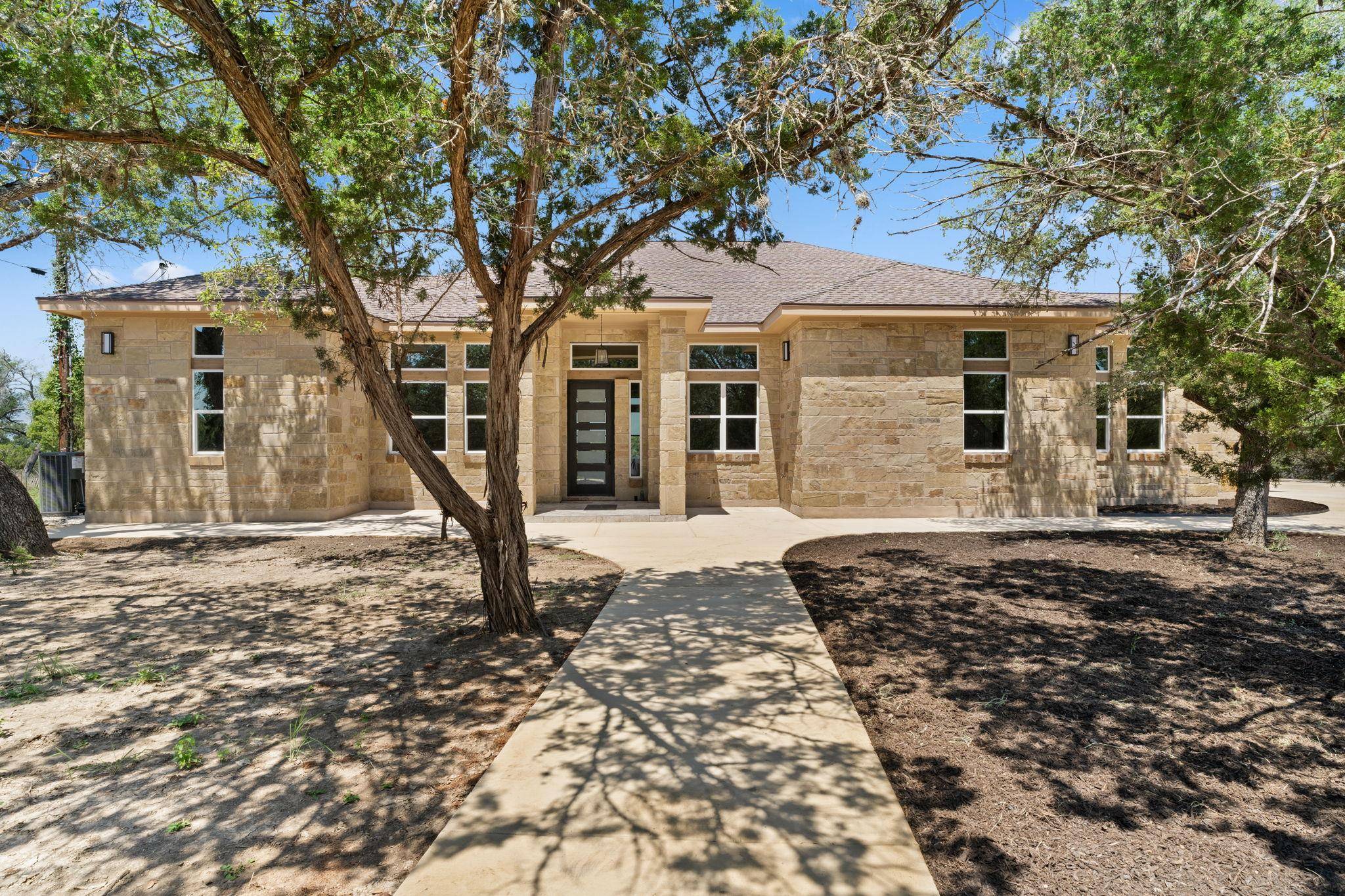 1424 Cattail DR, Canyon Lake, TX 78133