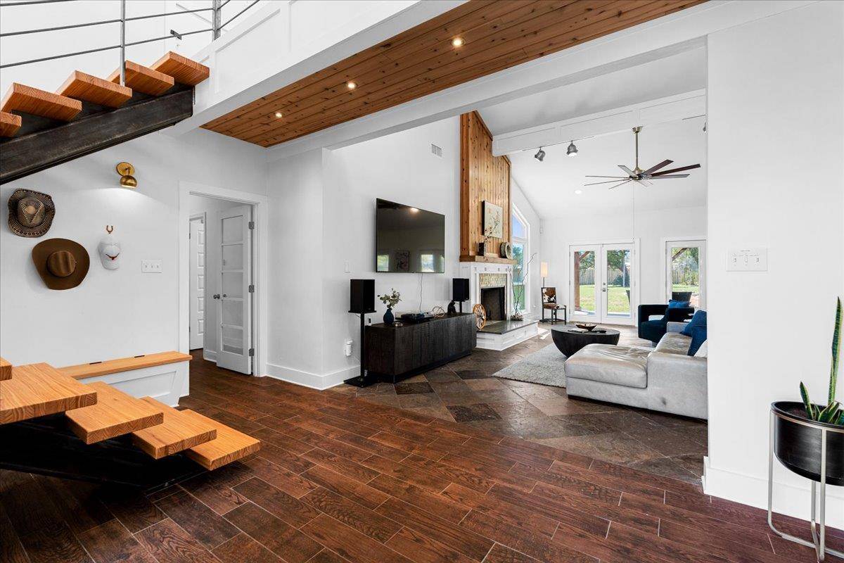 14519 Fitzhugh RD, Austin, TX 78736