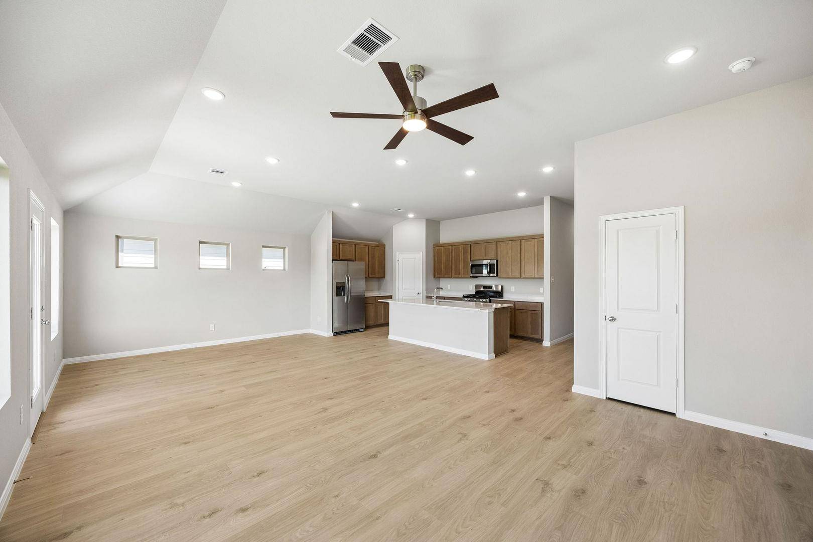 108 Melrose ST, Hutto, TX 78634