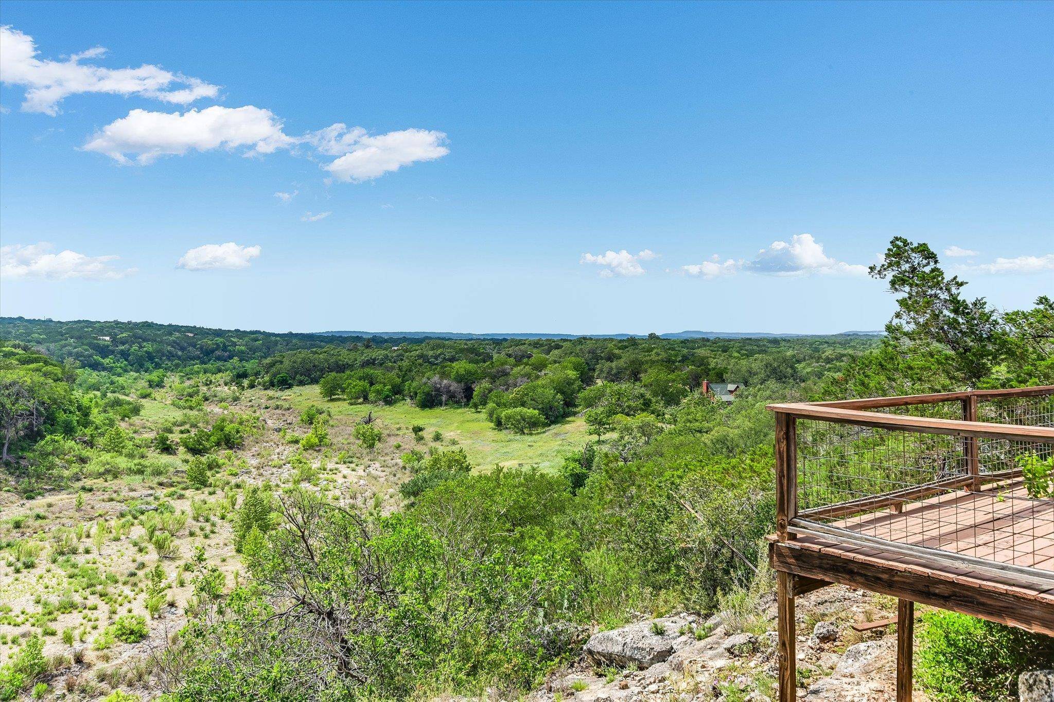 700 CLIFFSIDE RD, Wimberley, TX 78676