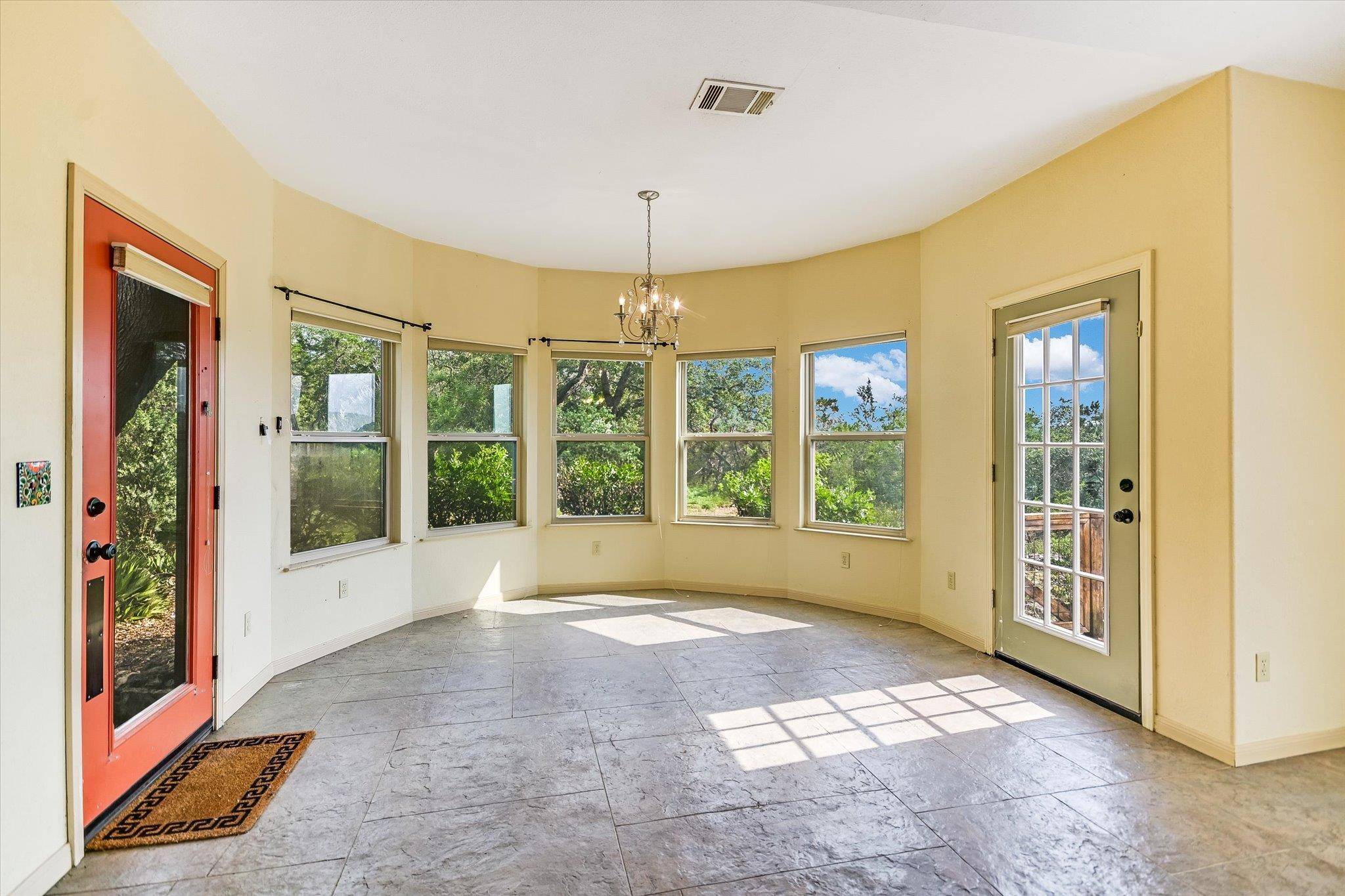 700 CLIFFSIDE RD, Wimberley, TX 78676