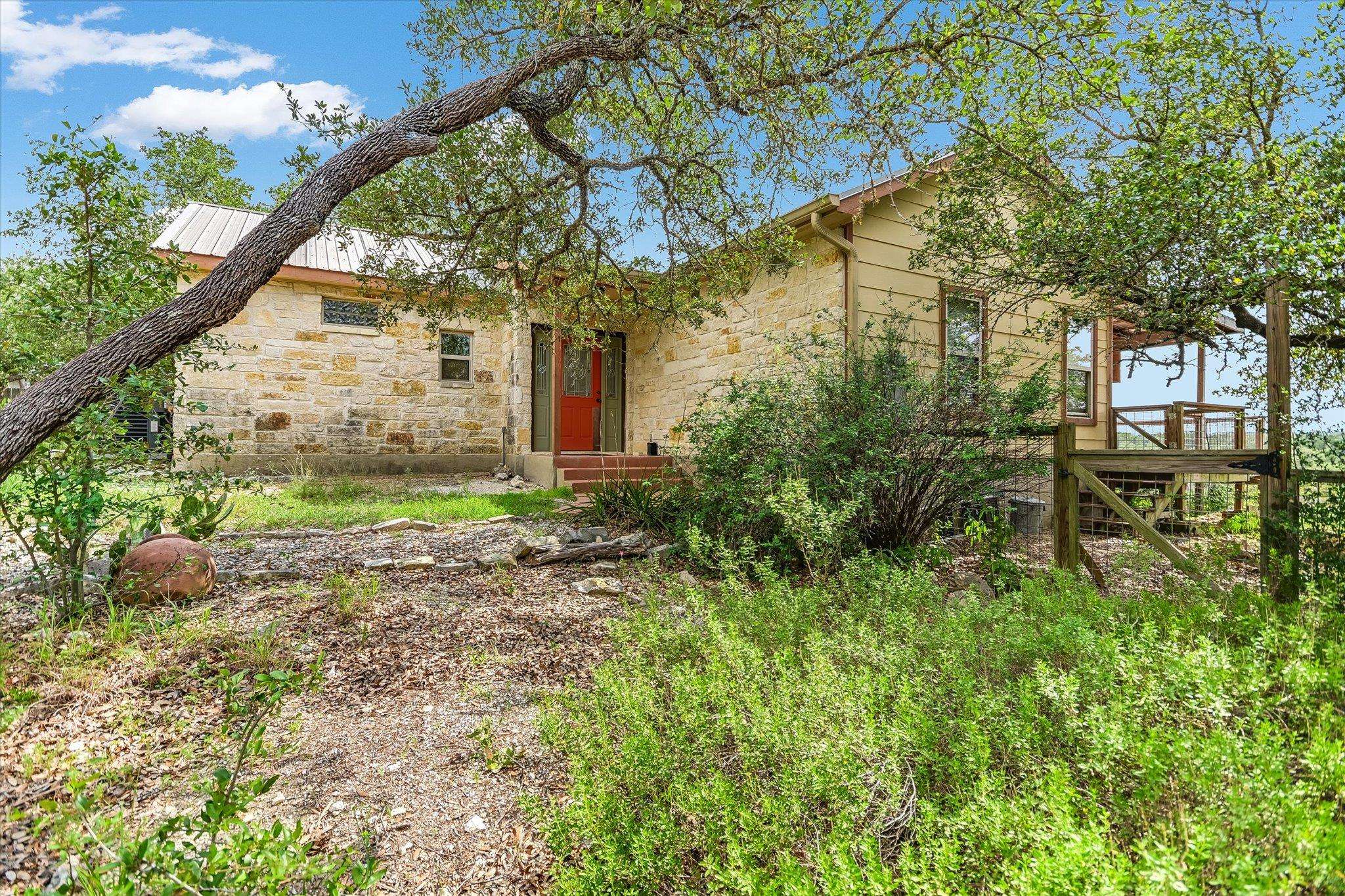 700 CLIFFSIDE RD, Wimberley, TX 78676