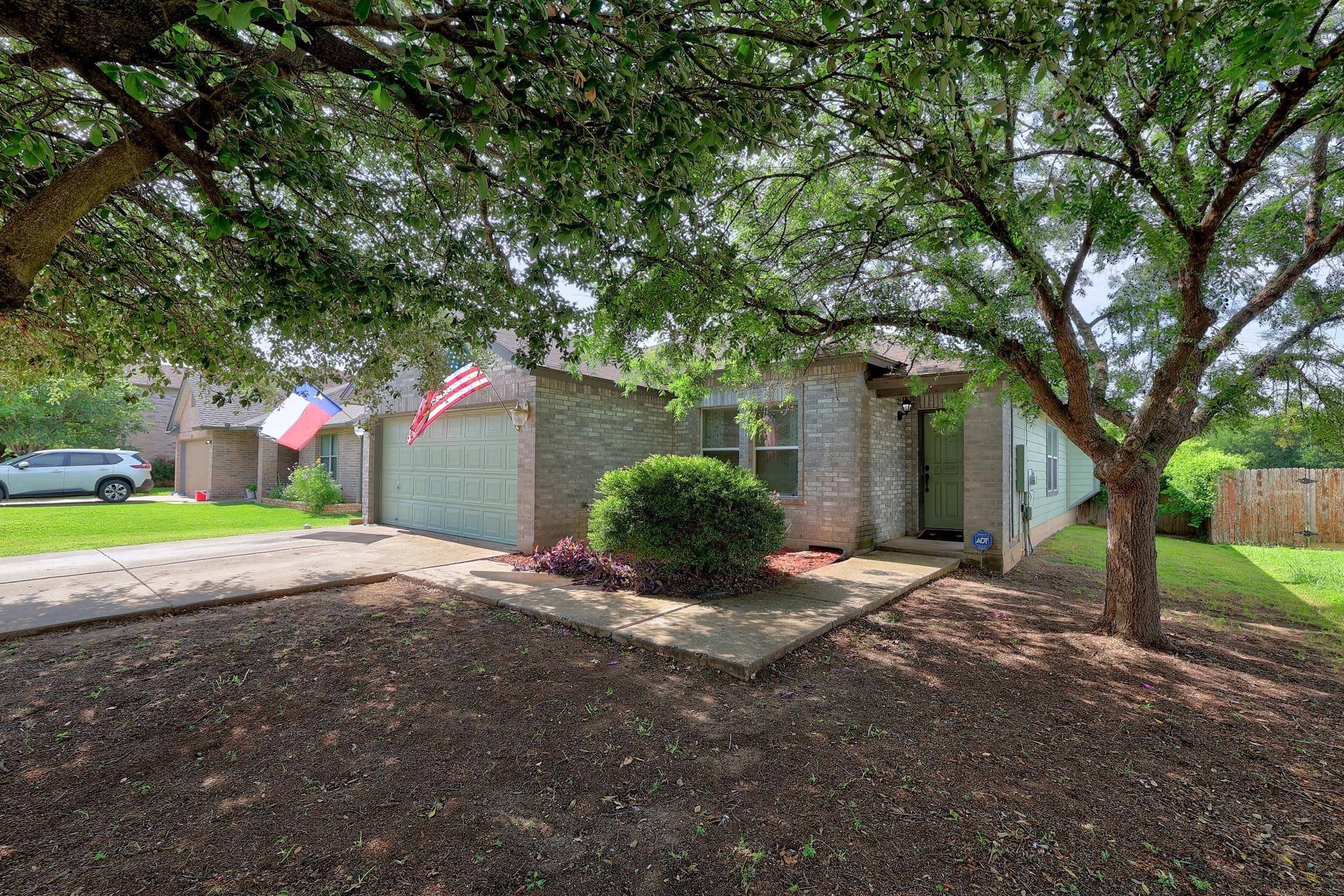 1621 Apollo CIR, Round Rock, TX 78664
