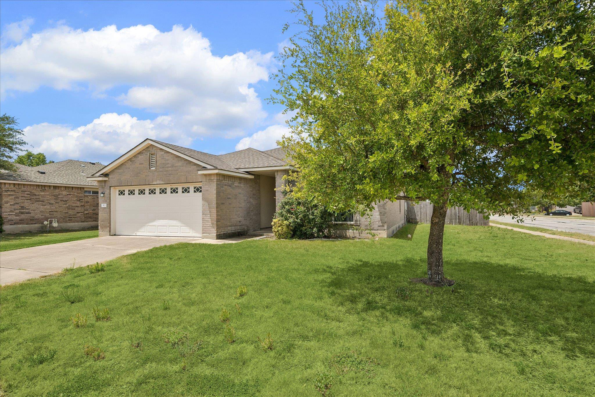913 Remington DR, Leander, TX 78641