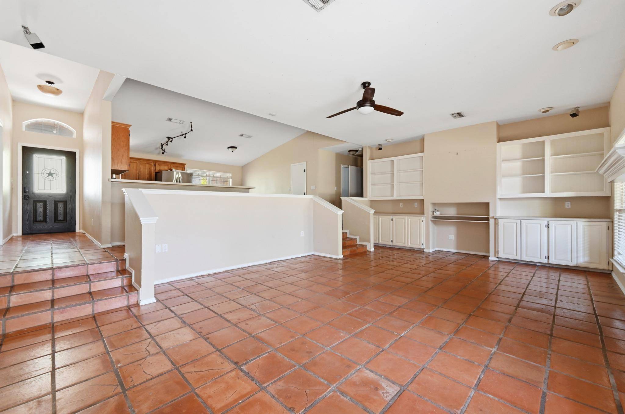 1068 Memorial CIR, New Braunfels, TX 78130