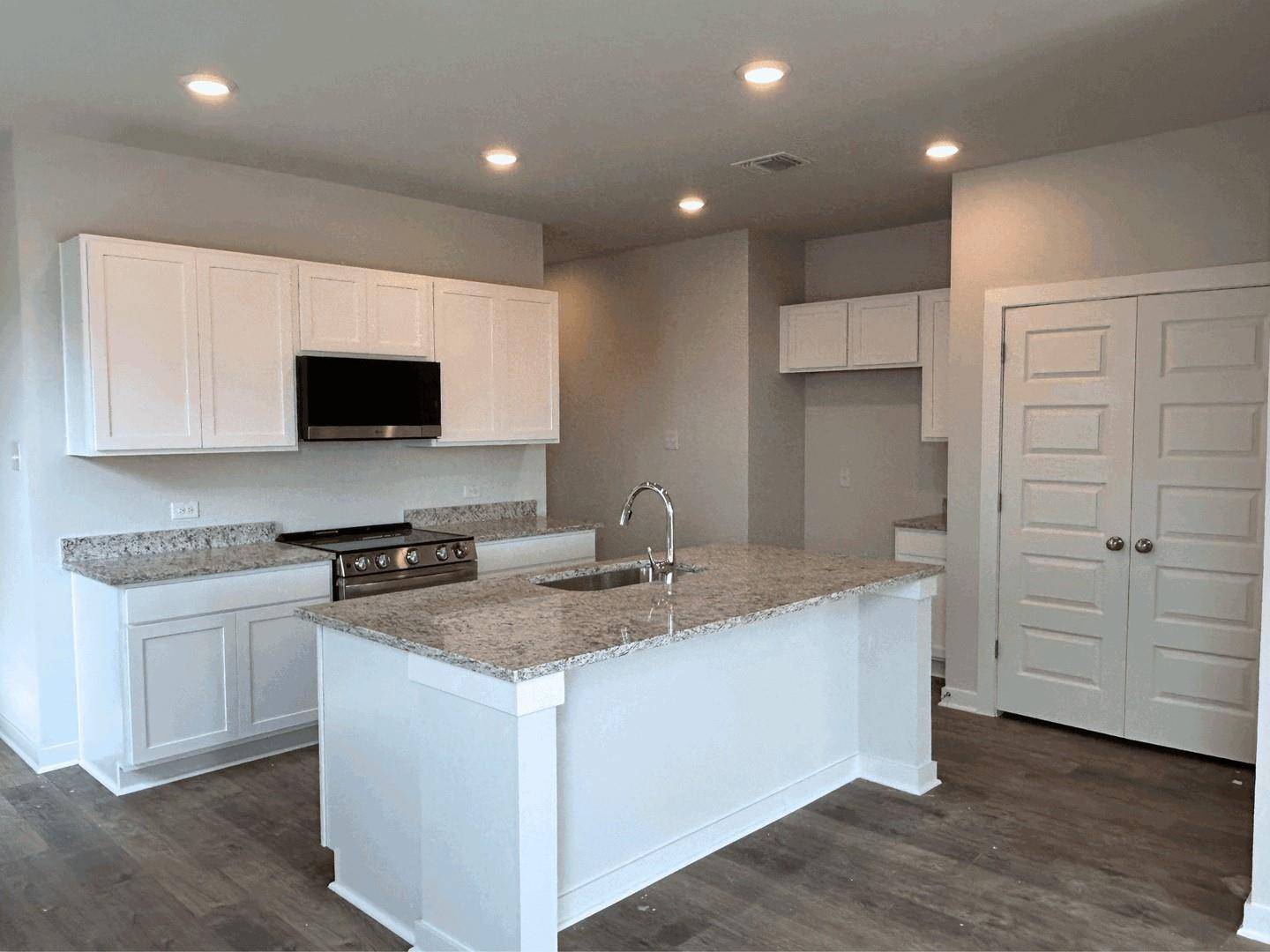 260 Firefox WAY, Jarrell, TX 76537