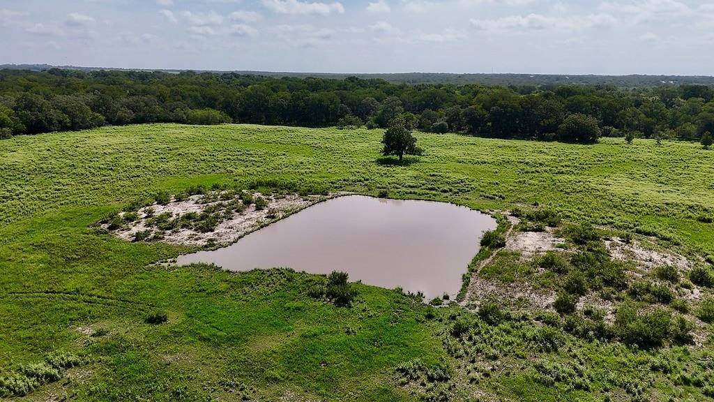 9590 Maynard Hallmark RD, Flatonia, TX 78941