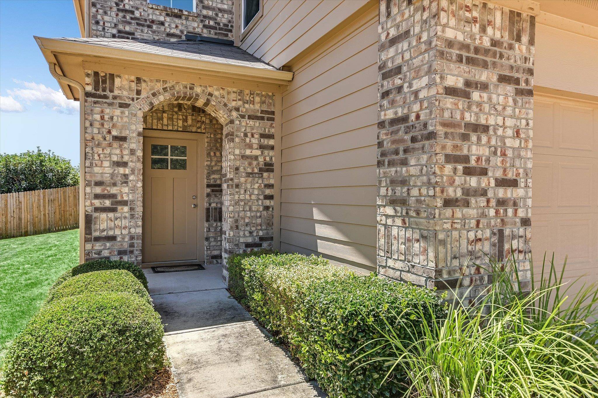 2027 Langdale LN, Austin, TX 78754