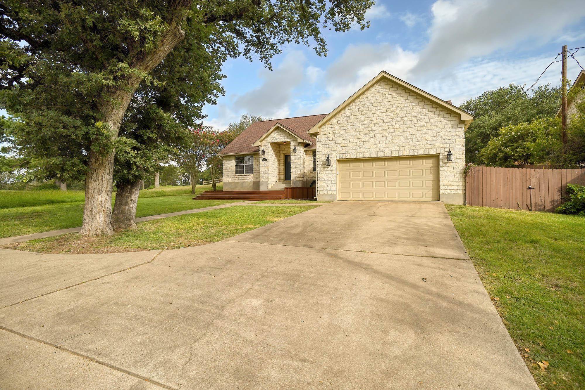 460 Tahitian DR, Bastrop, TX 78602