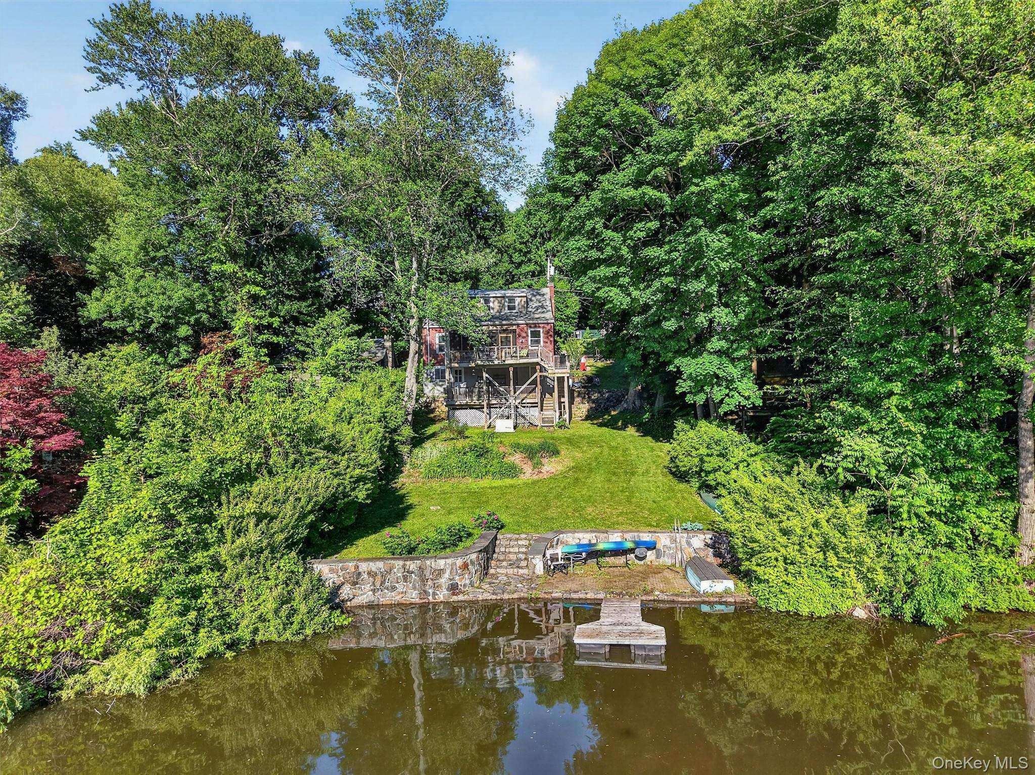 51 Lake DR, Lake Peekskill, NY 10537