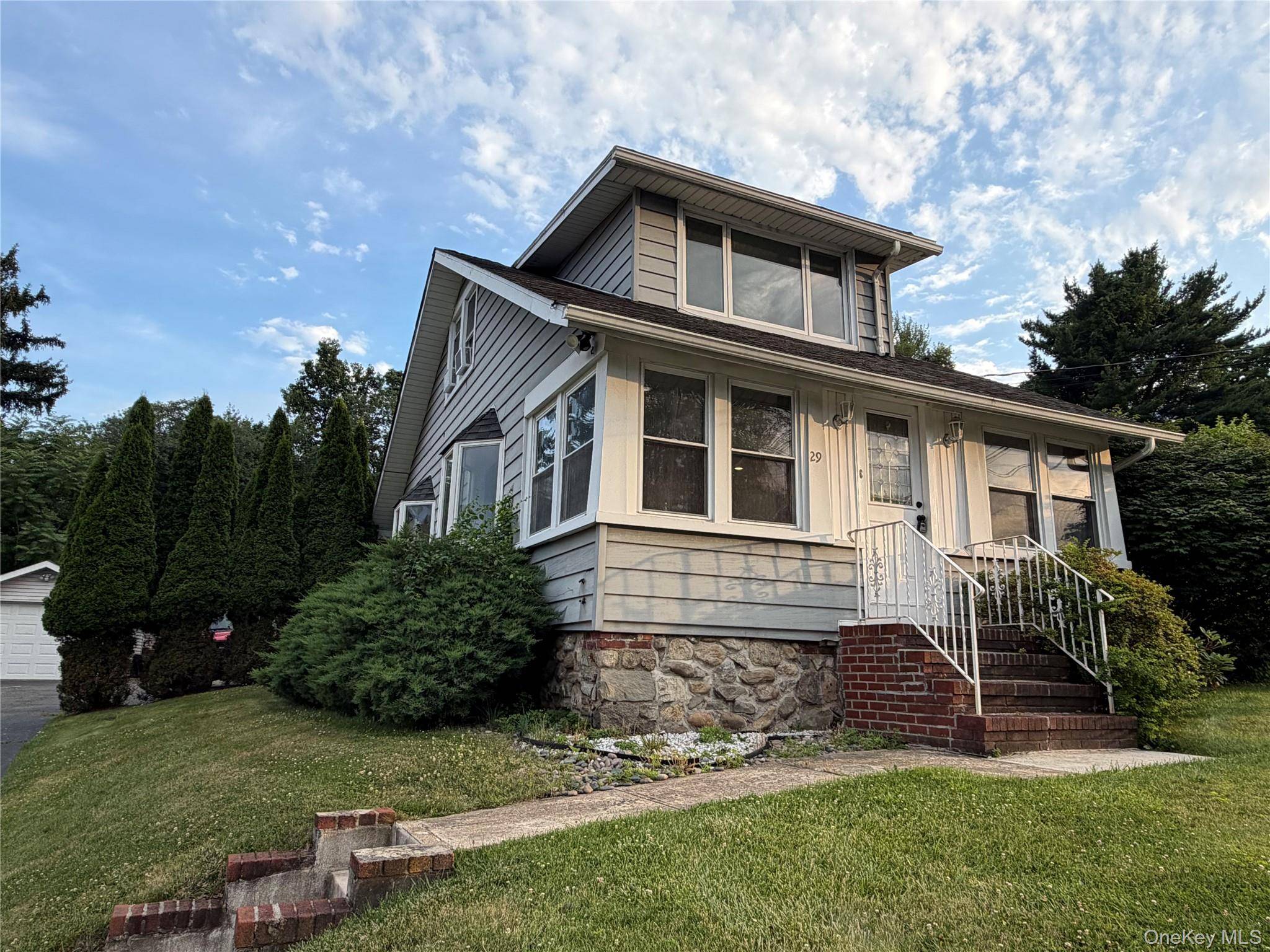 29 Ramapo RD, Garnerville, NY 10923