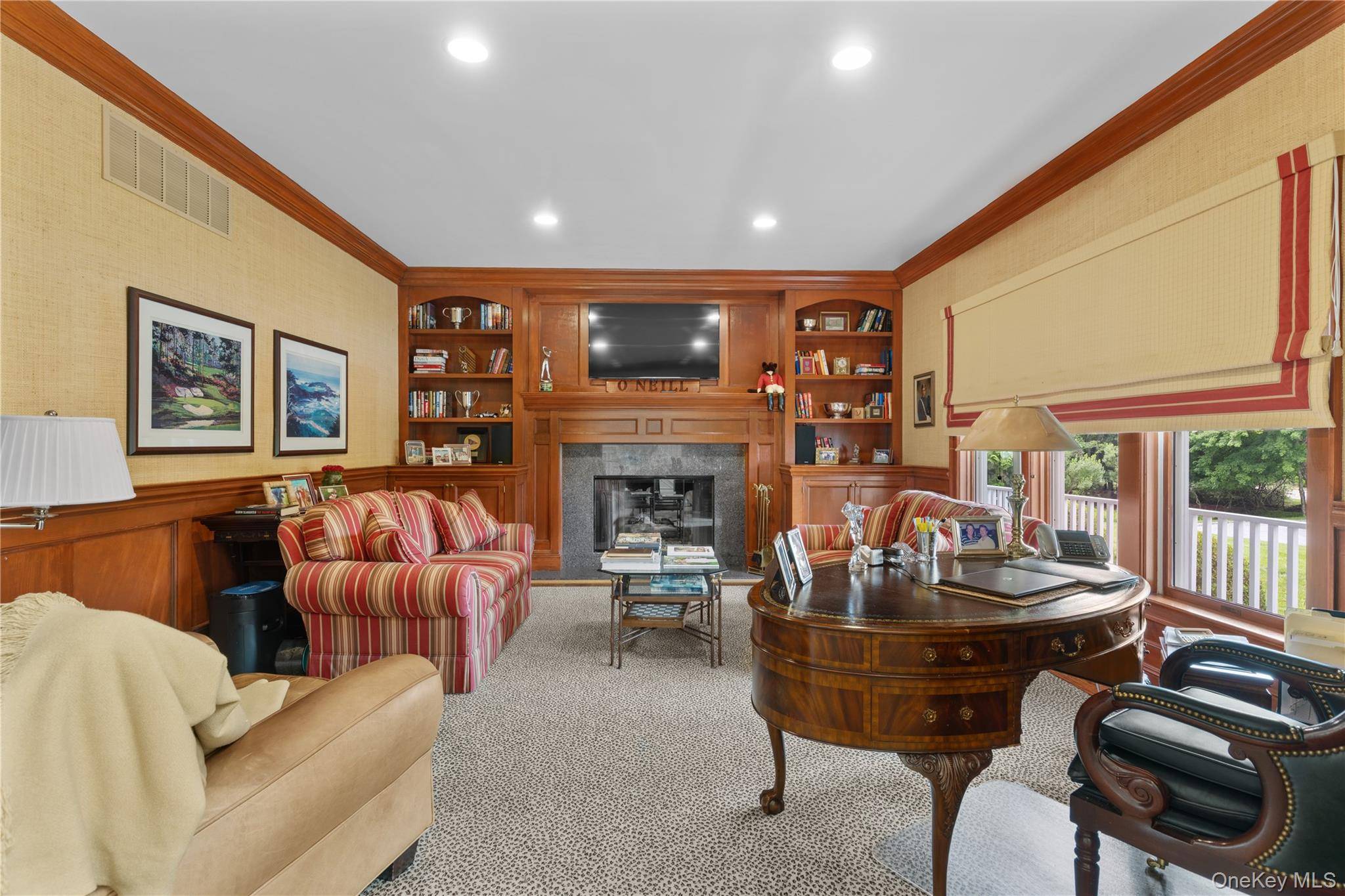 42 Jessup LN, Westhampton Beach, NY 11978