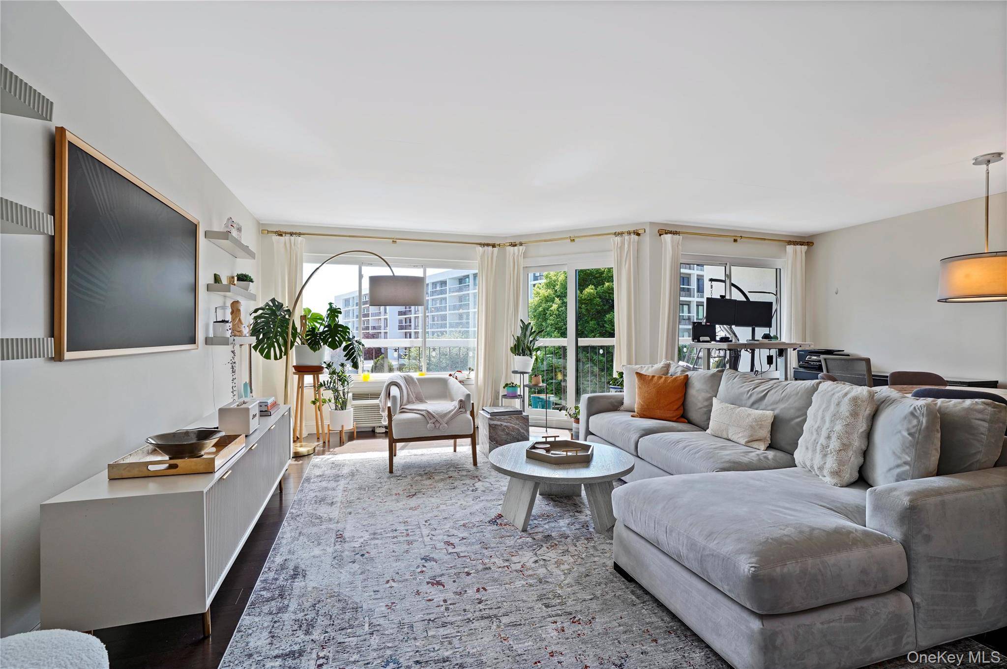 100 High Point DR #401, Hartsdale, NY 10530