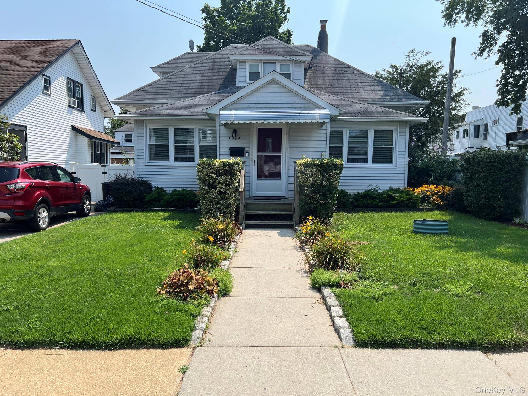 1014 Bonaparte PL, Baldwin, NY 11510