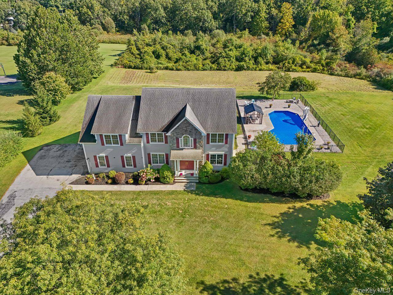 23 Monarch DR, Hopewell Junction, NY 12533