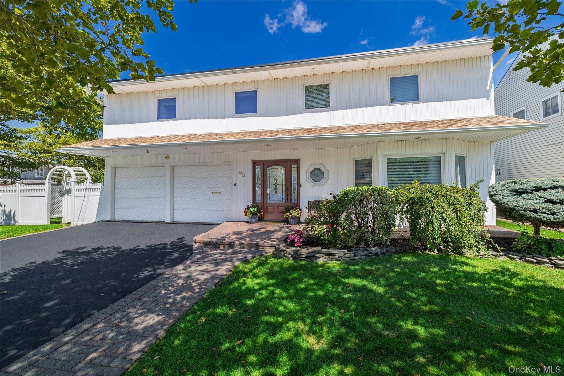 85 Jeffery LN, Oceanside, NY 11572