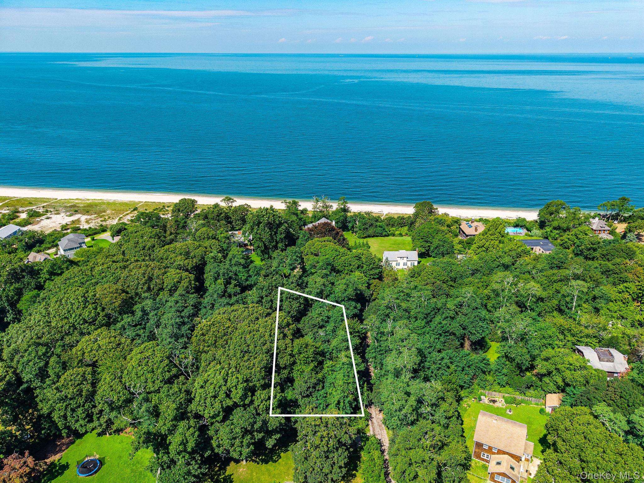 2560 Hyatt RD, Southold, NY 11971