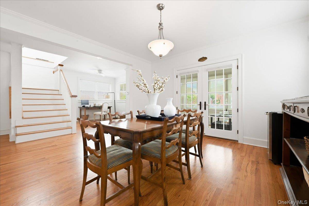 729 W Penn ST, Long Beach, NY 11561