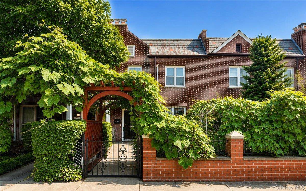 67-30 Harrow ST, Forest Hills, NY 11375
