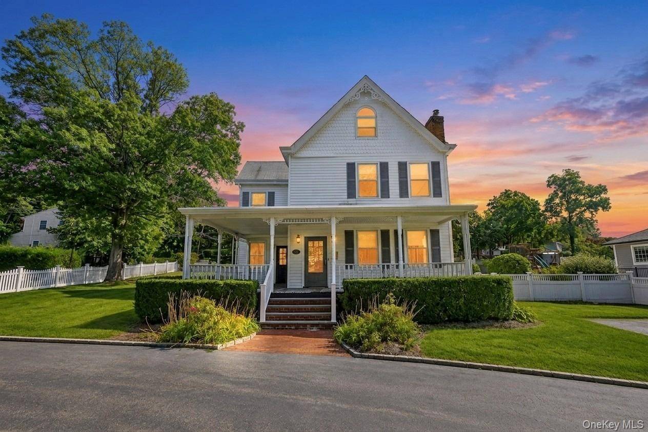 104 Bayville AVE, Bayville, NY 11709