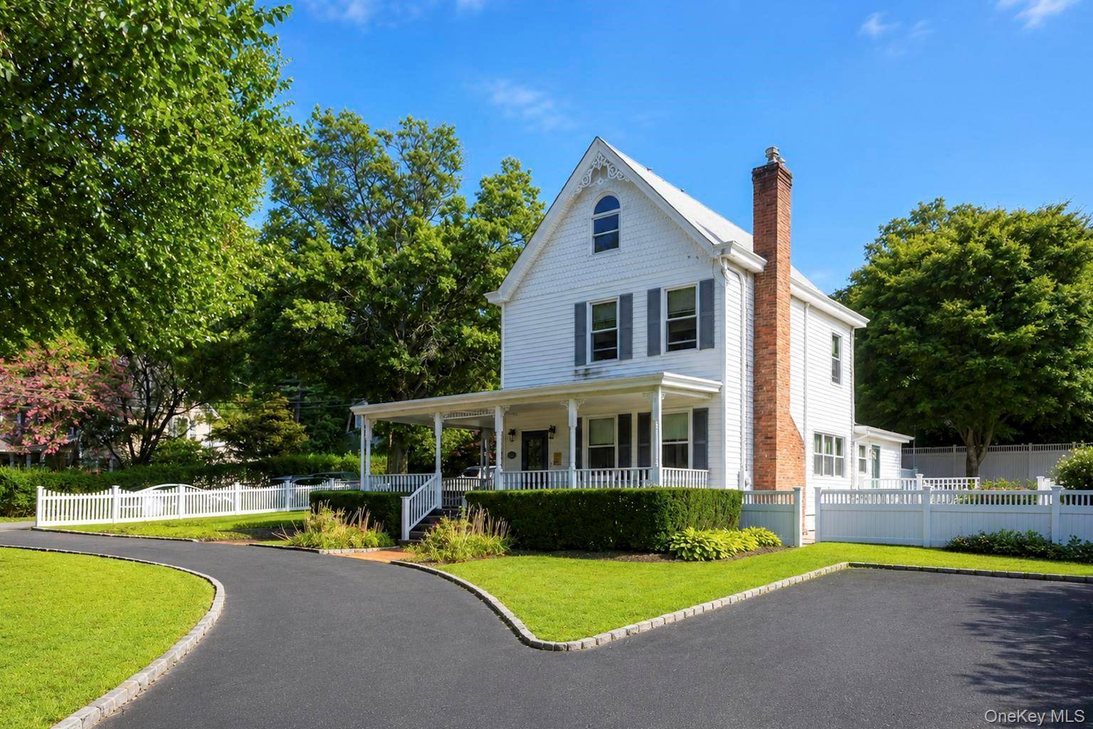 104 Bayville AVE, Bayville, NY 11709