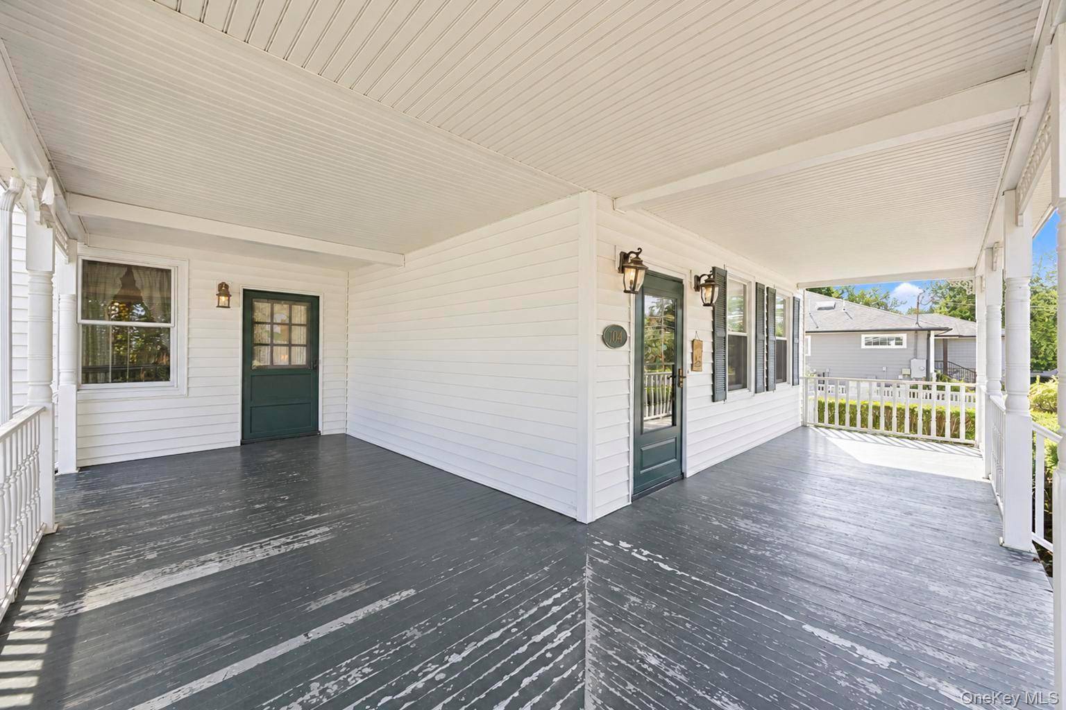 104 Bayville AVE, Bayville, NY 11709