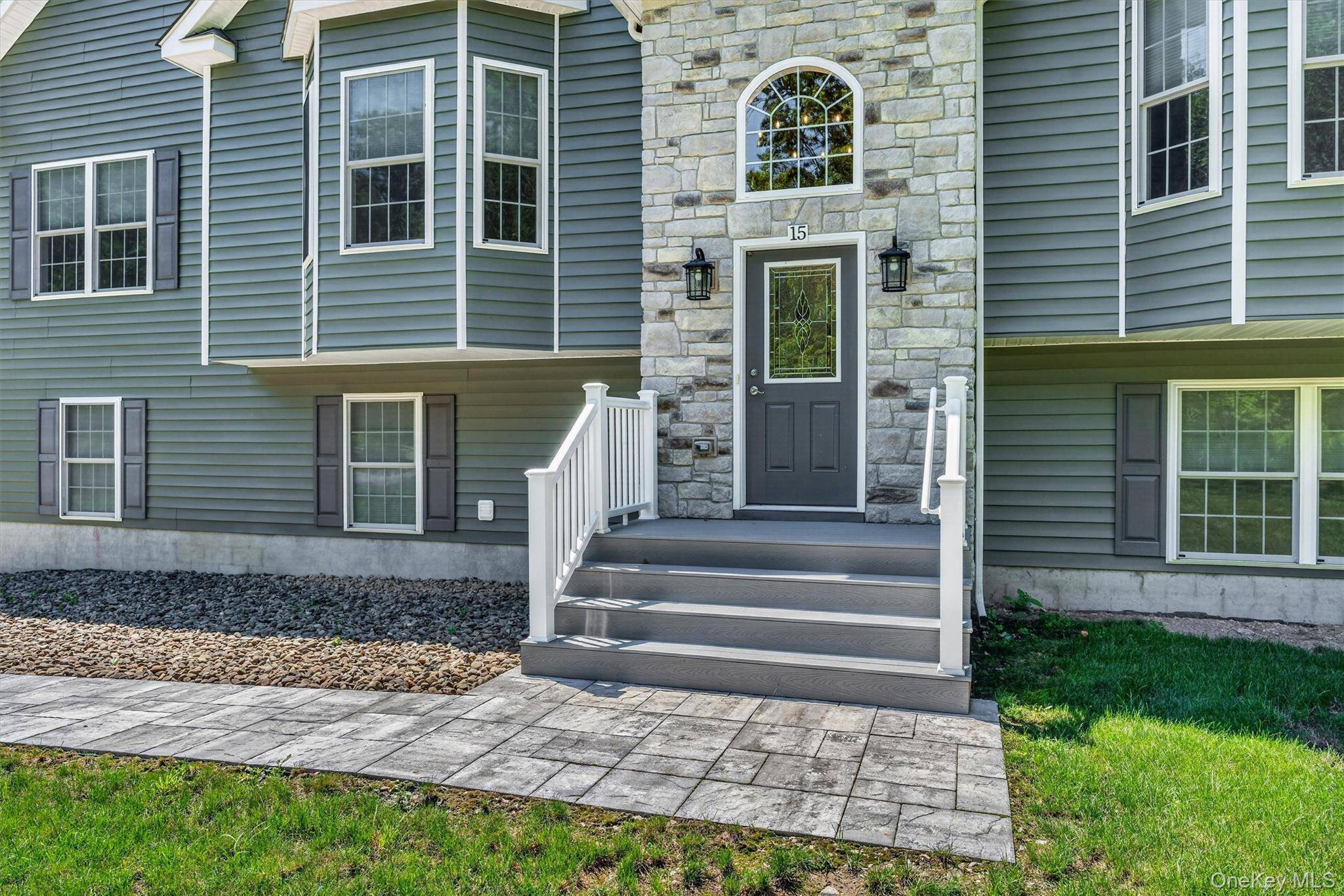 15 Alpine LN, Washingtonville, NY 10992