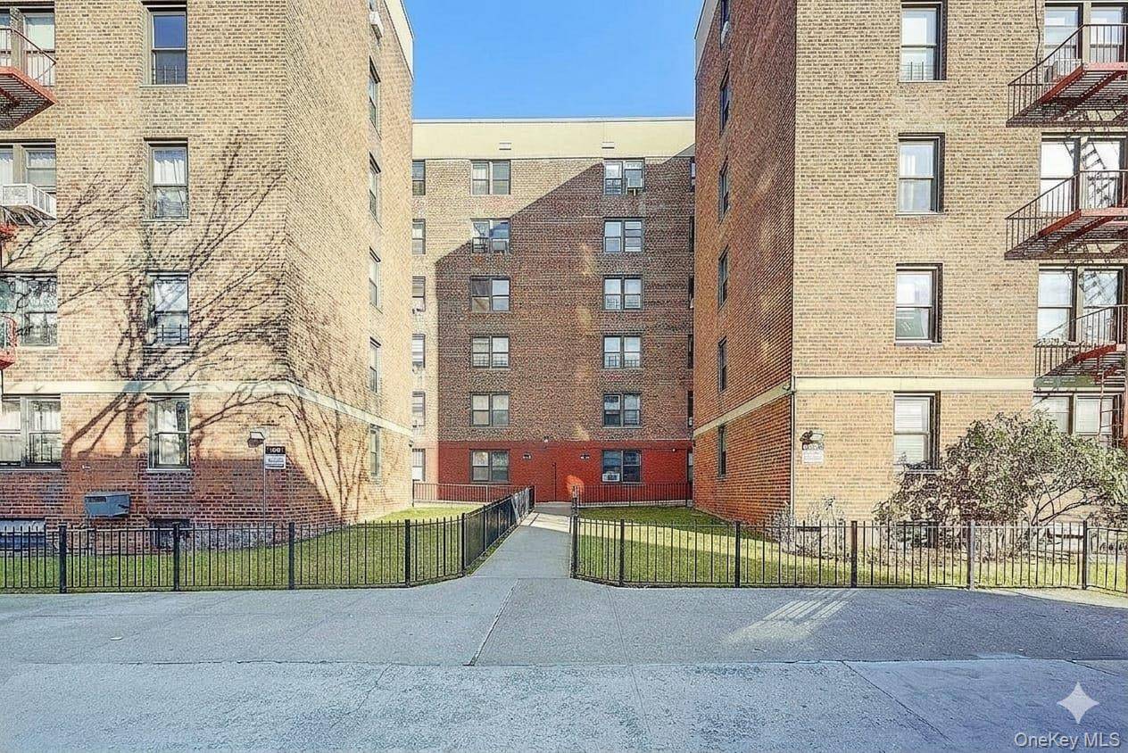 6535 108th ST #B7, Forest Hills, NY 11375