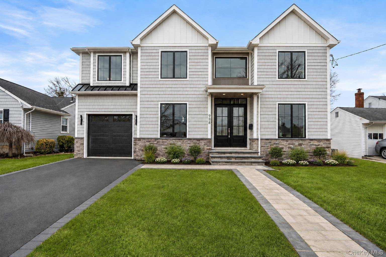 908 Maple LN, East Meadow, NY 11554