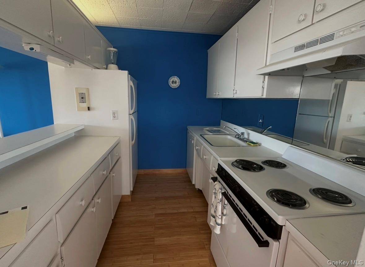35 LIBRARY AVE #3 I, Westhampton Beach, NY 11978