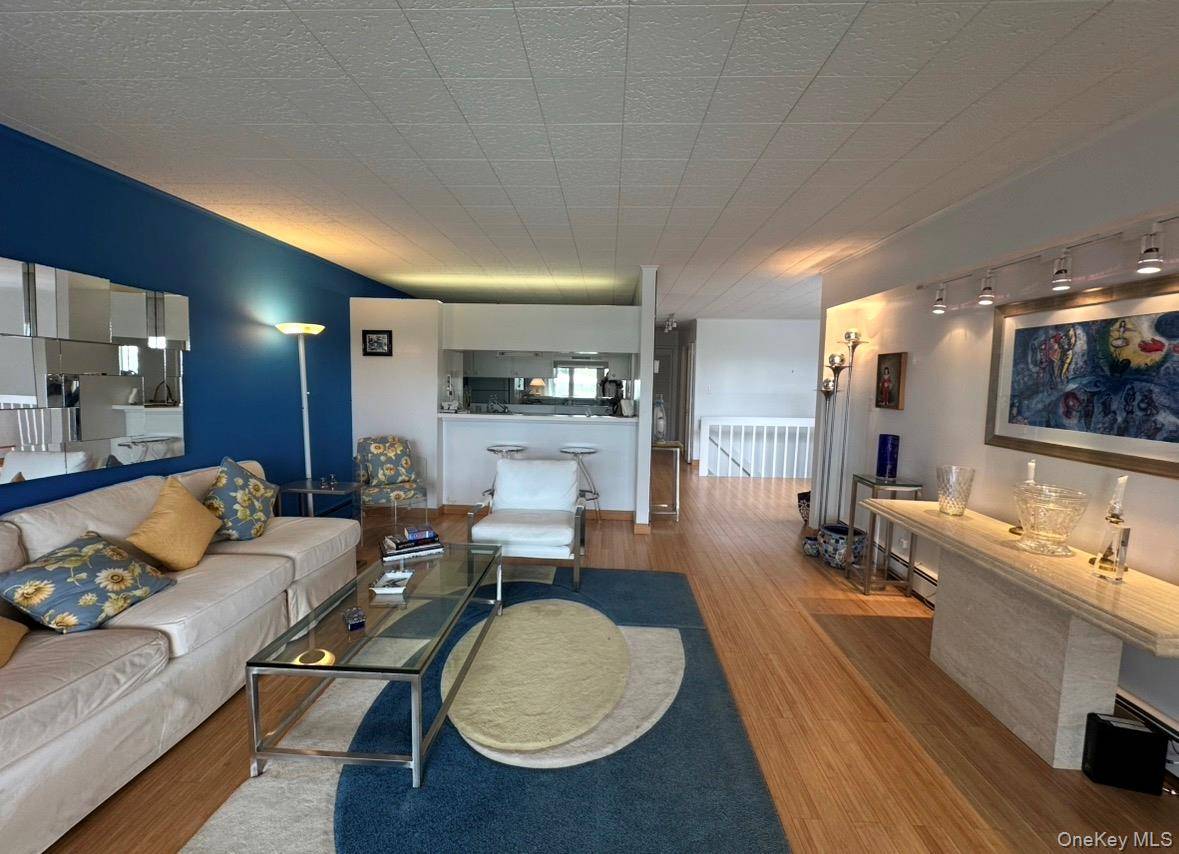 35 LIBRARY AVE #3 I, Westhampton Beach, NY 11978