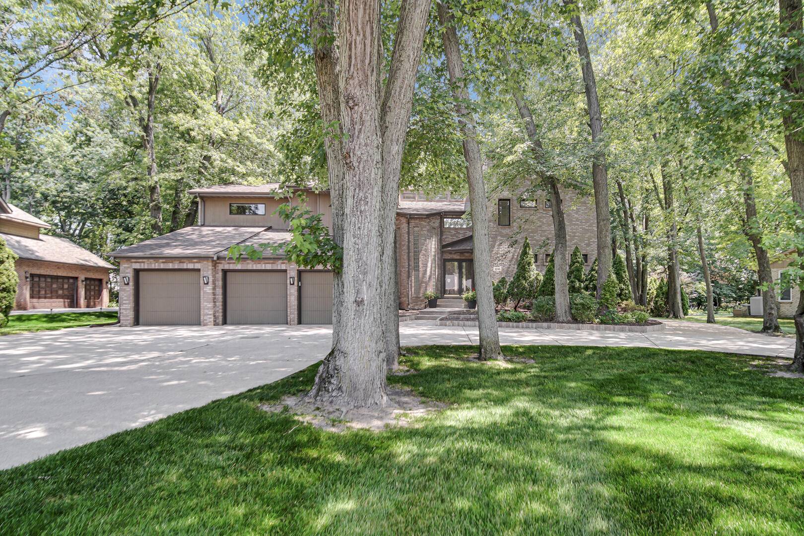 1316 Inverness Lane, Schererville, IN 46375