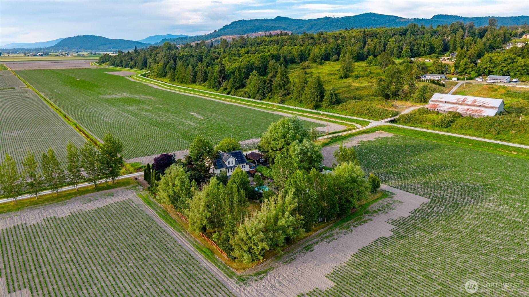 21895 Cedardale RD, Mount Vernon, WA 98274