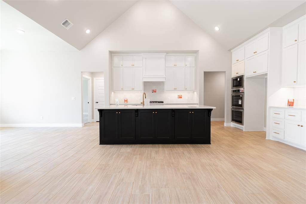 5601 Prickly Wild WAY, Edmond, OK 73034