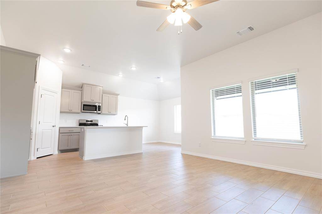 10333 SW 56th ST, Mustang, OK 73064