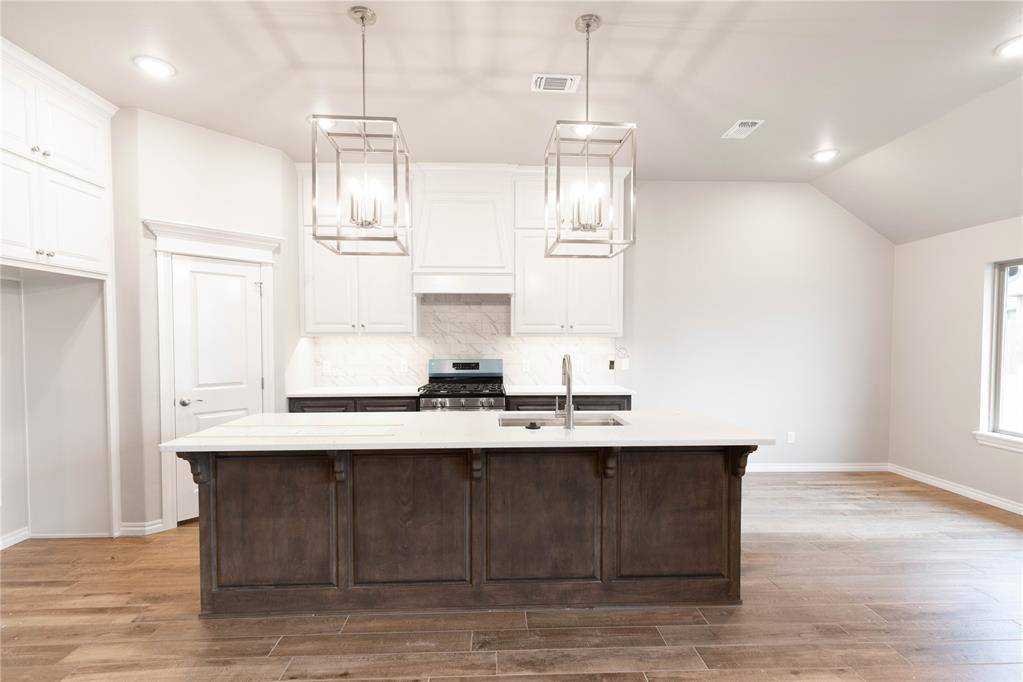 8700 Poppey PL, Yukon, OK 73099