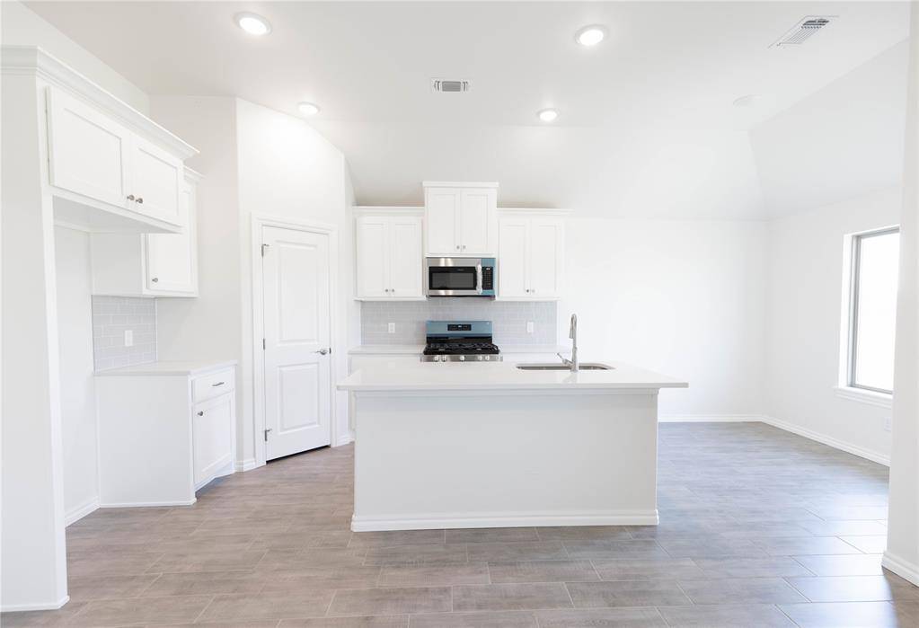 12324 SW 32nd ST, Yukon, OK 73099