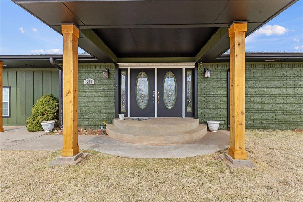 211 W 4th ST, Custer City, OK 73639