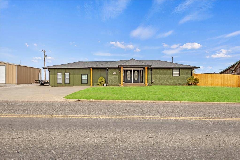 211 W 4th ST, Custer City, OK 73639
