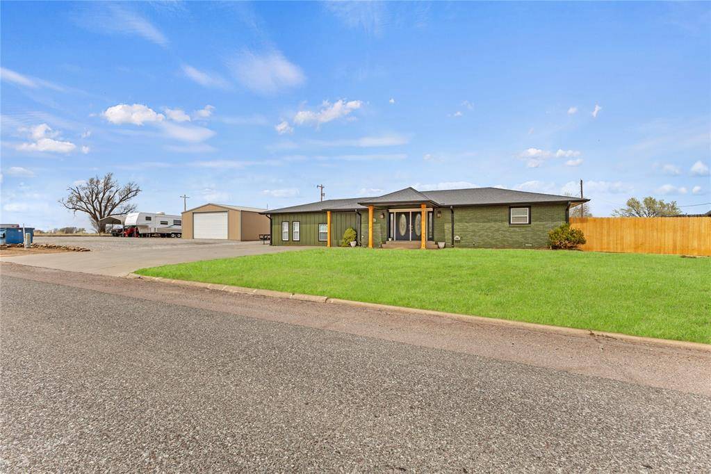 211 W 4th ST, Custer City, OK 73639