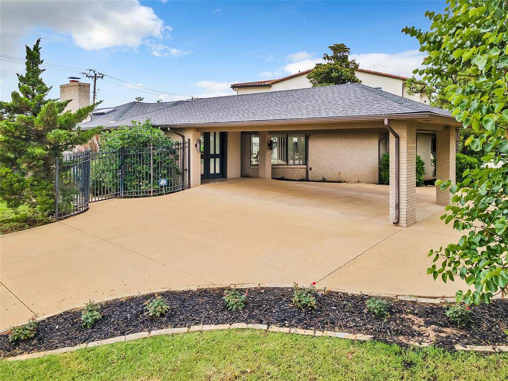 6601 Avondale DR, Nichols Hills, OK 73116