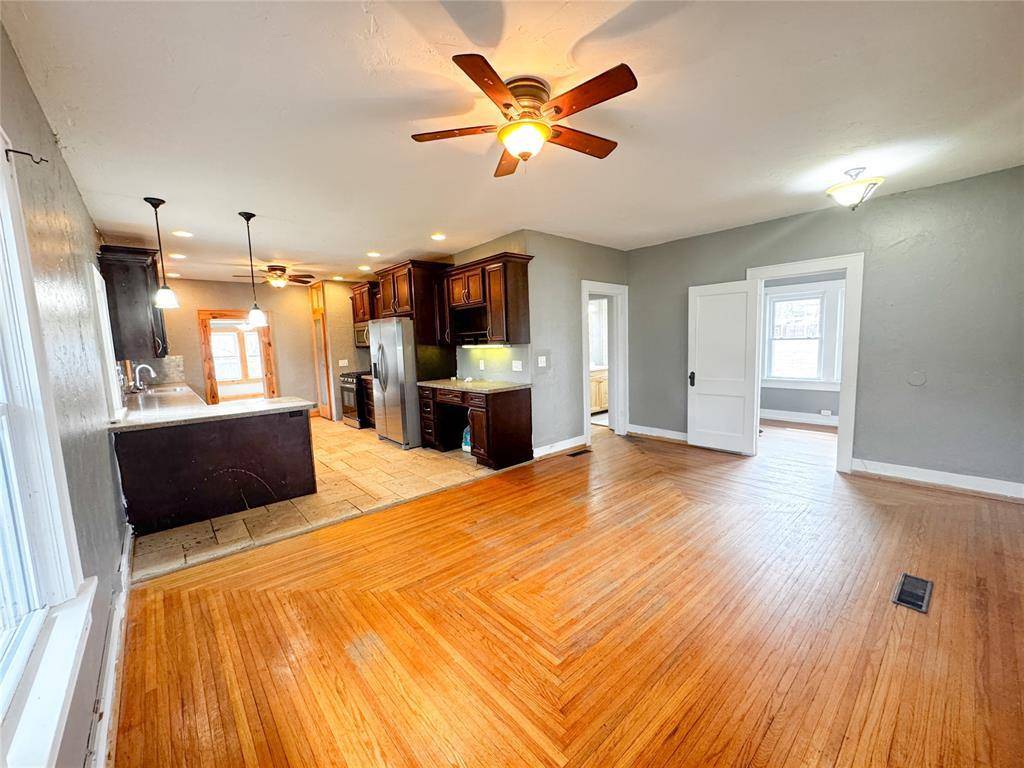 504 N Walnut ST, Seiling, OK 73663