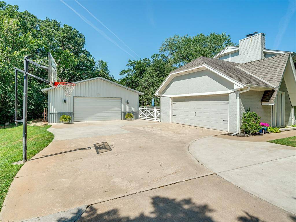1644 Red Fox RD, Edmond, OK 73034