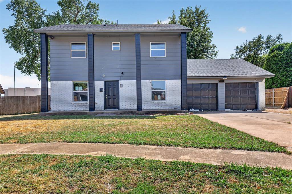 904 NE 4th ST, Moore, OK 73160