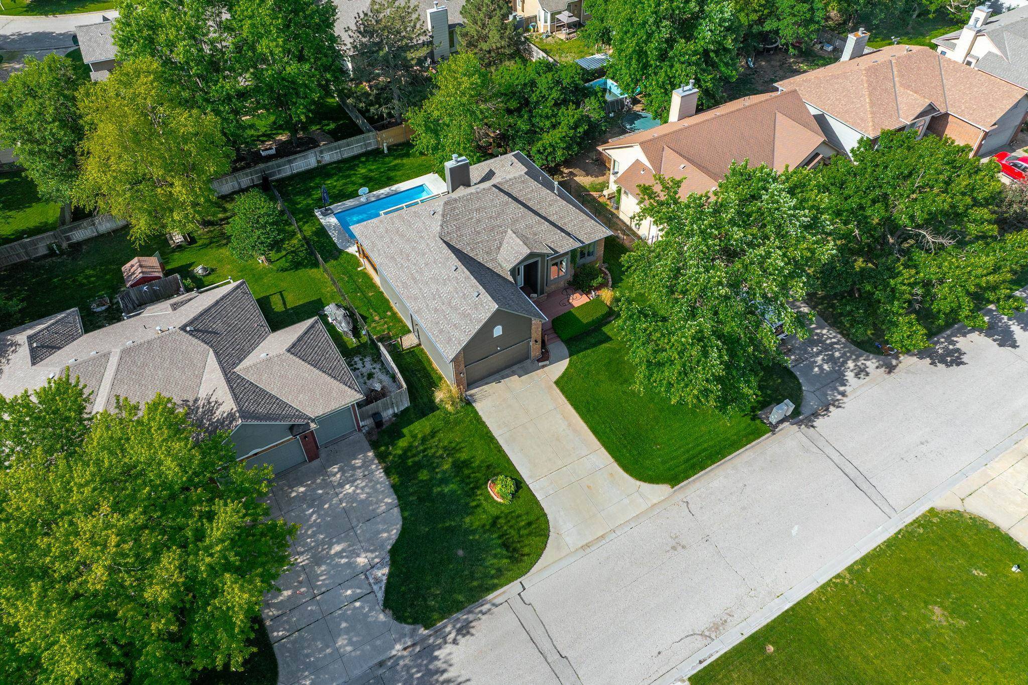 9711 W Bella Vista, Wichita, KS 67212