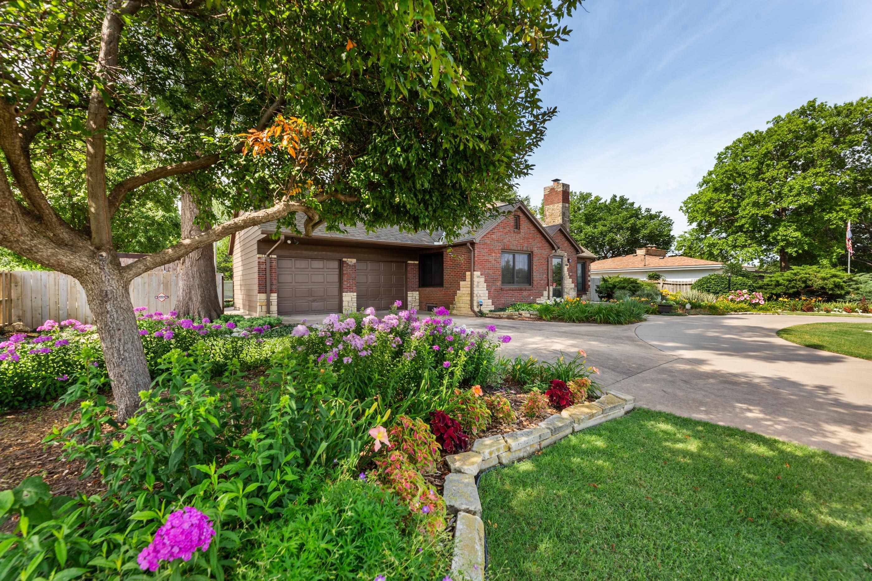 3705 E Mount Vernon St, Wichita, KS 67218